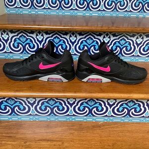 Nike Air Max 180 Black Pink Blast size 10 VNDS